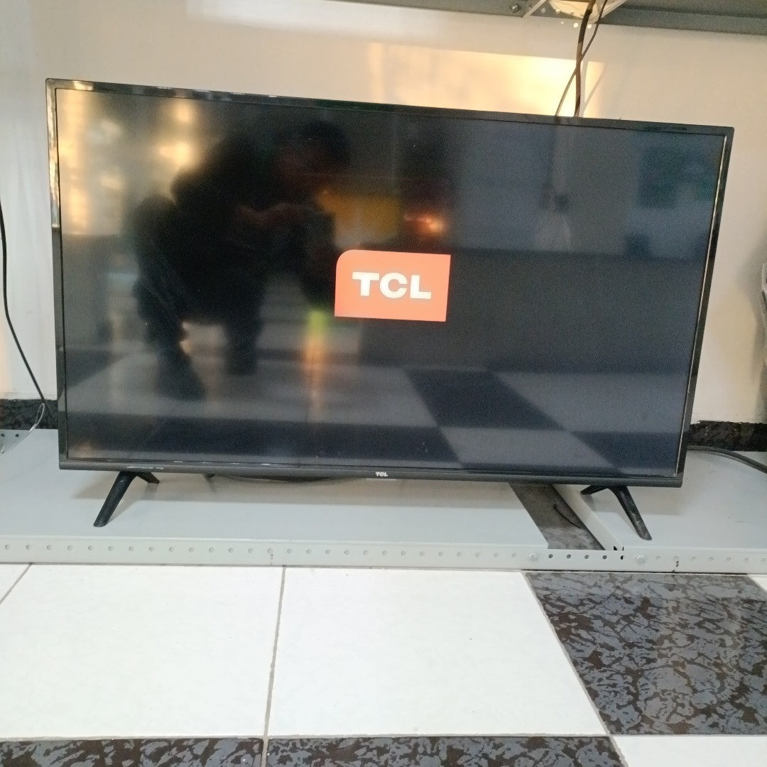 PANTALLA TCL 40A325 (2020) 40" LED FULL HD (SEMINUEVO)