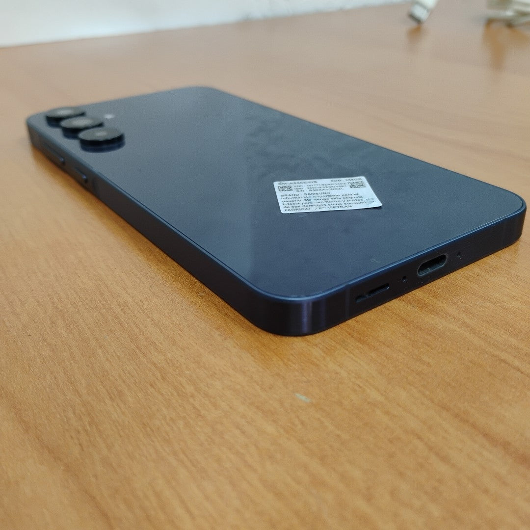 CELULAR SAMSUNG GALAXY A55 5G SM-A556E (2024) 256 GB 8 GB RAM (SEMINUEVO)