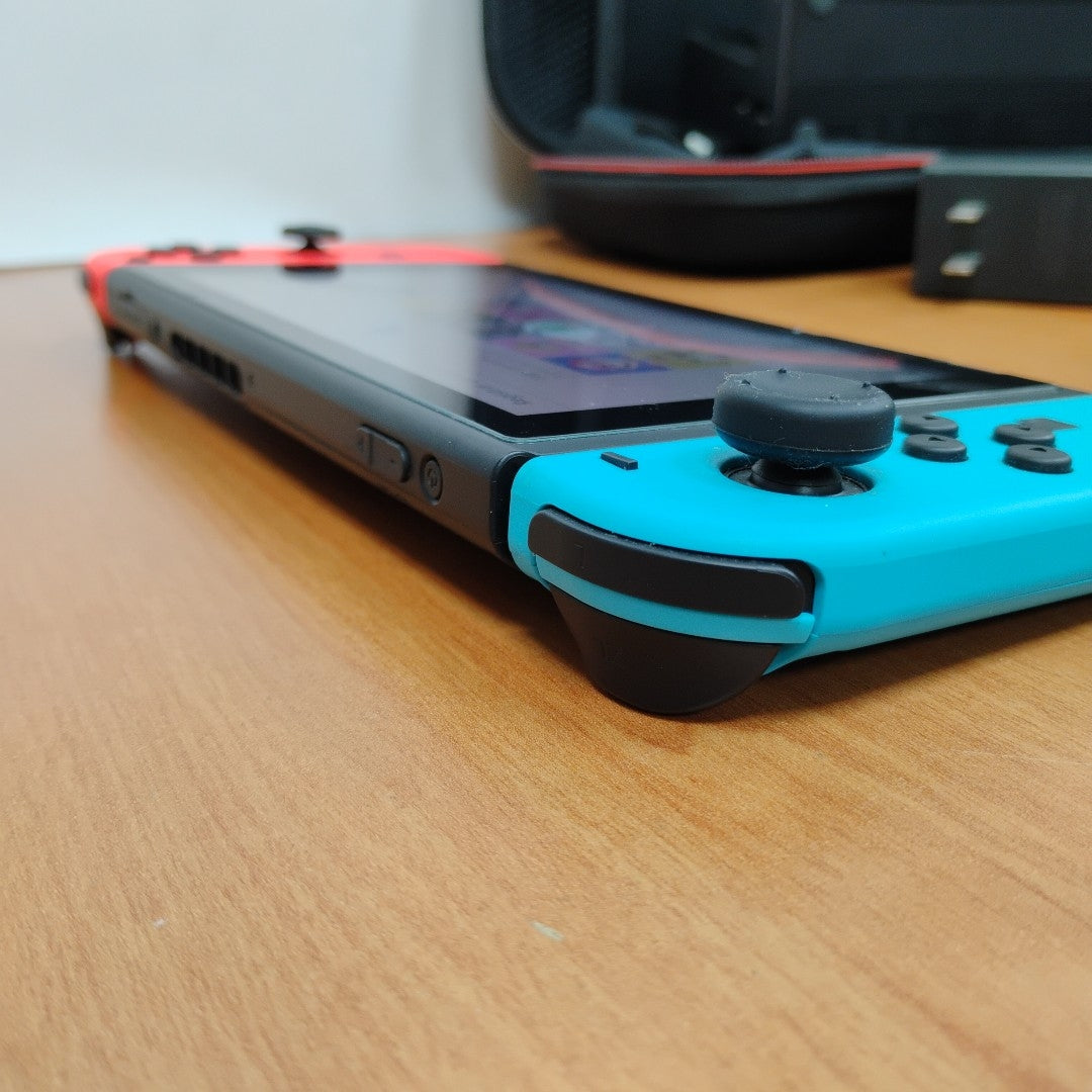 CONSOLA DE VIDEOJUEGO NINTENDO SWITCH 1.1 32 GB (SEMINUEVO)