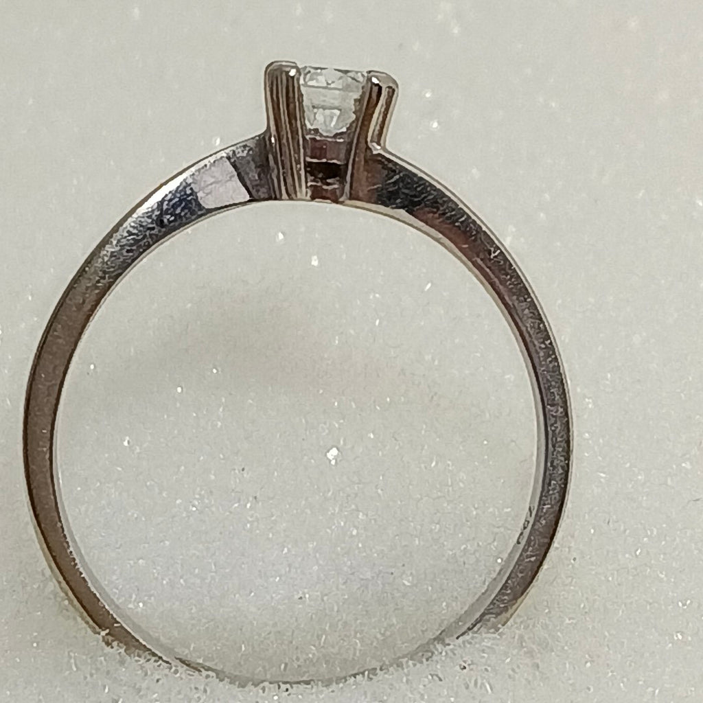 ANILLITO. ORO. 18 K 2 GRMS (SEMINUEVO)