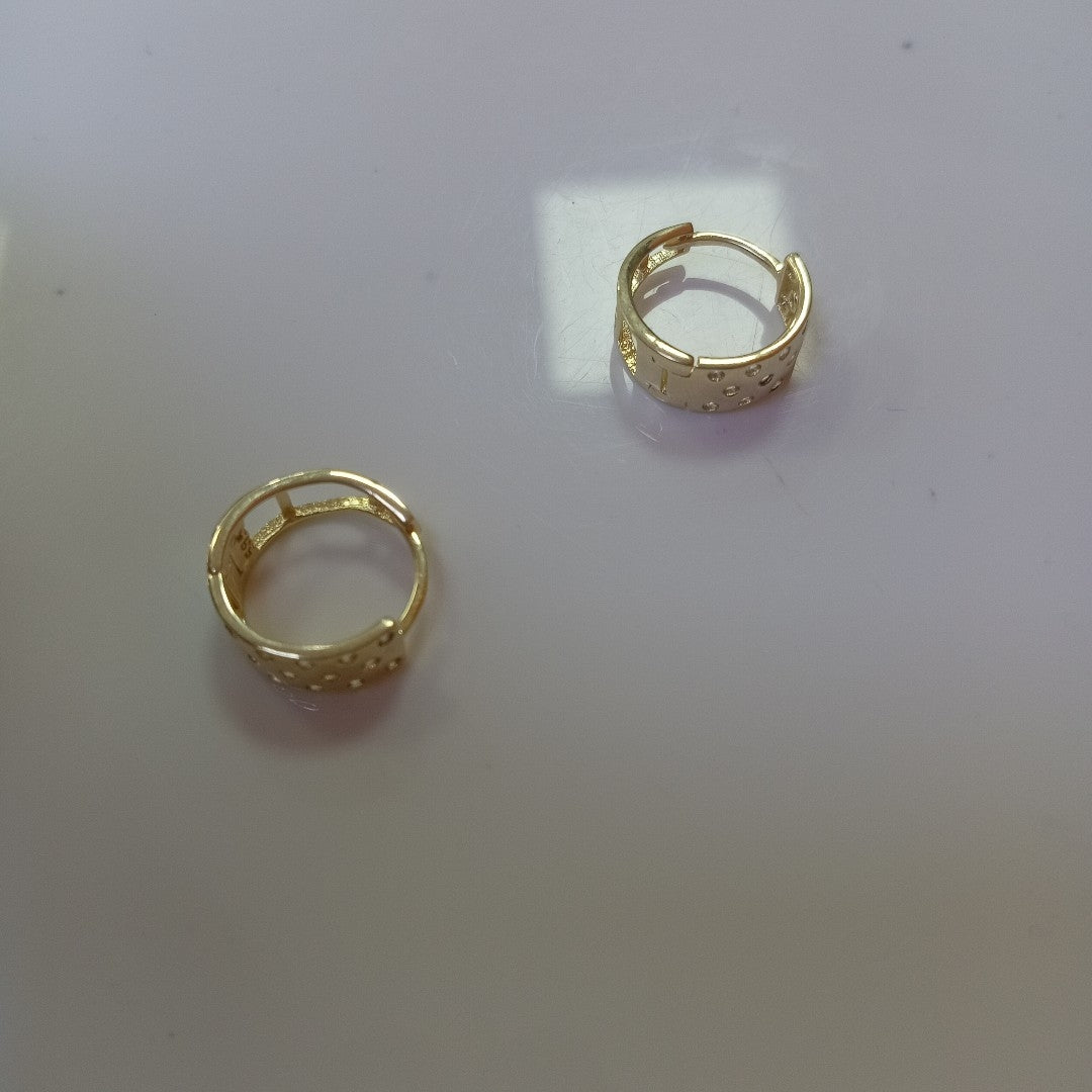 HUGGIES ORO 14K 2.5 (NUEVO)