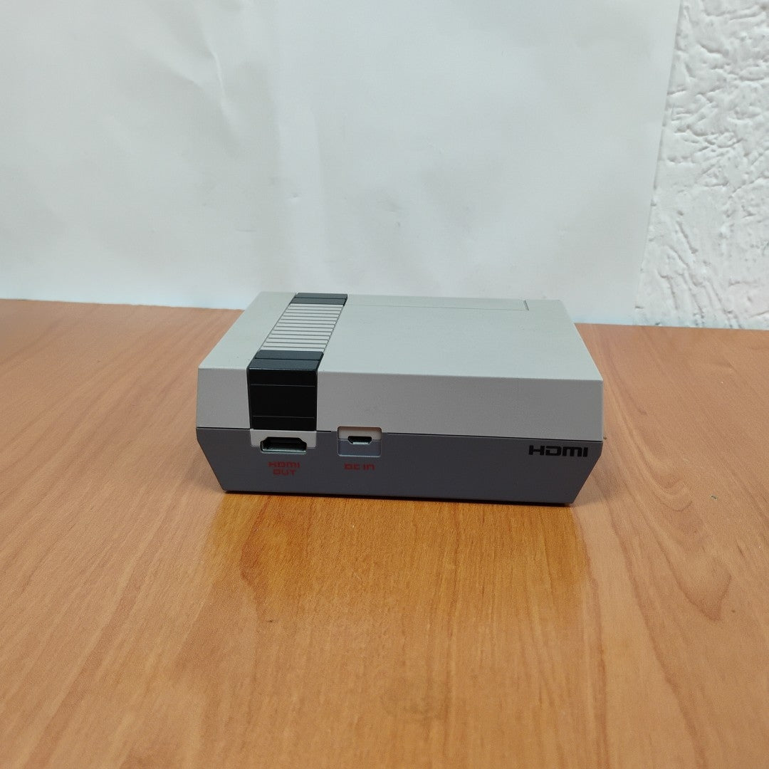 CONSOLA DE VIDEOJUEGO NINTENDO NES CLASSIC EDITION 30 JUEGOS PRECARGADOS                                                                                (SEMINUEVO)