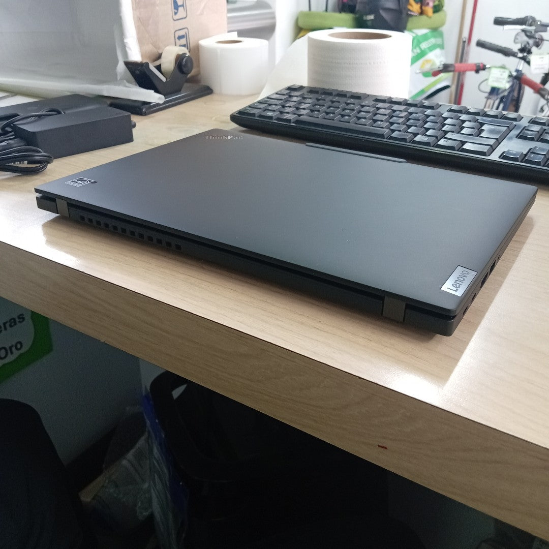 LAPTOP LENOVO THINKPAD T14 GEN 4 (2024) 512 GB SSD 16 GB RAM (SEMINUEVO)