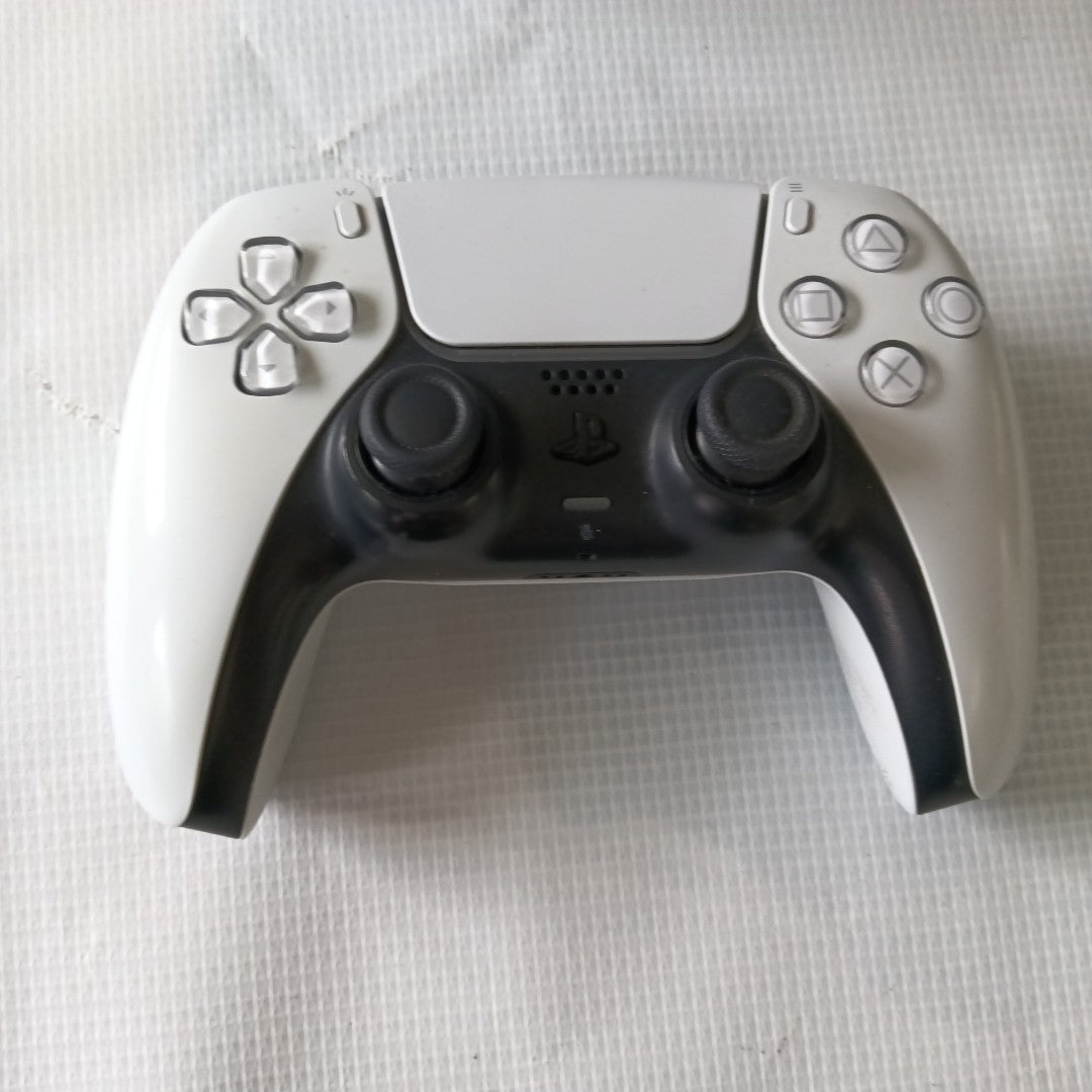 CONSOLA DE VIDEOJUEGO SONY PS5 825 SSD (SEMINUEVO)