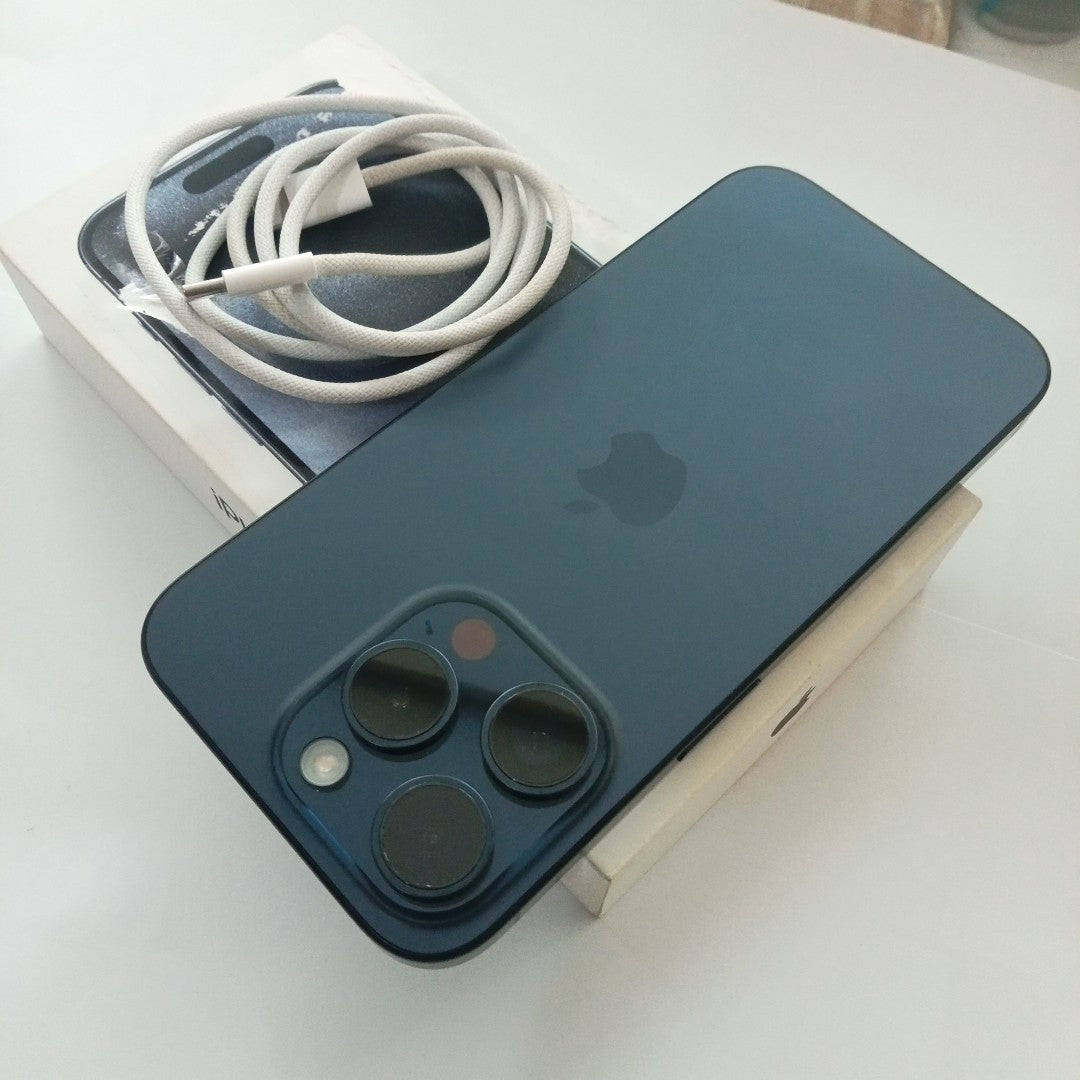 CELULAR APPLE IPHONE 15 PRO A3101 128 GB 8 GB RAM (SEMINUEVO)