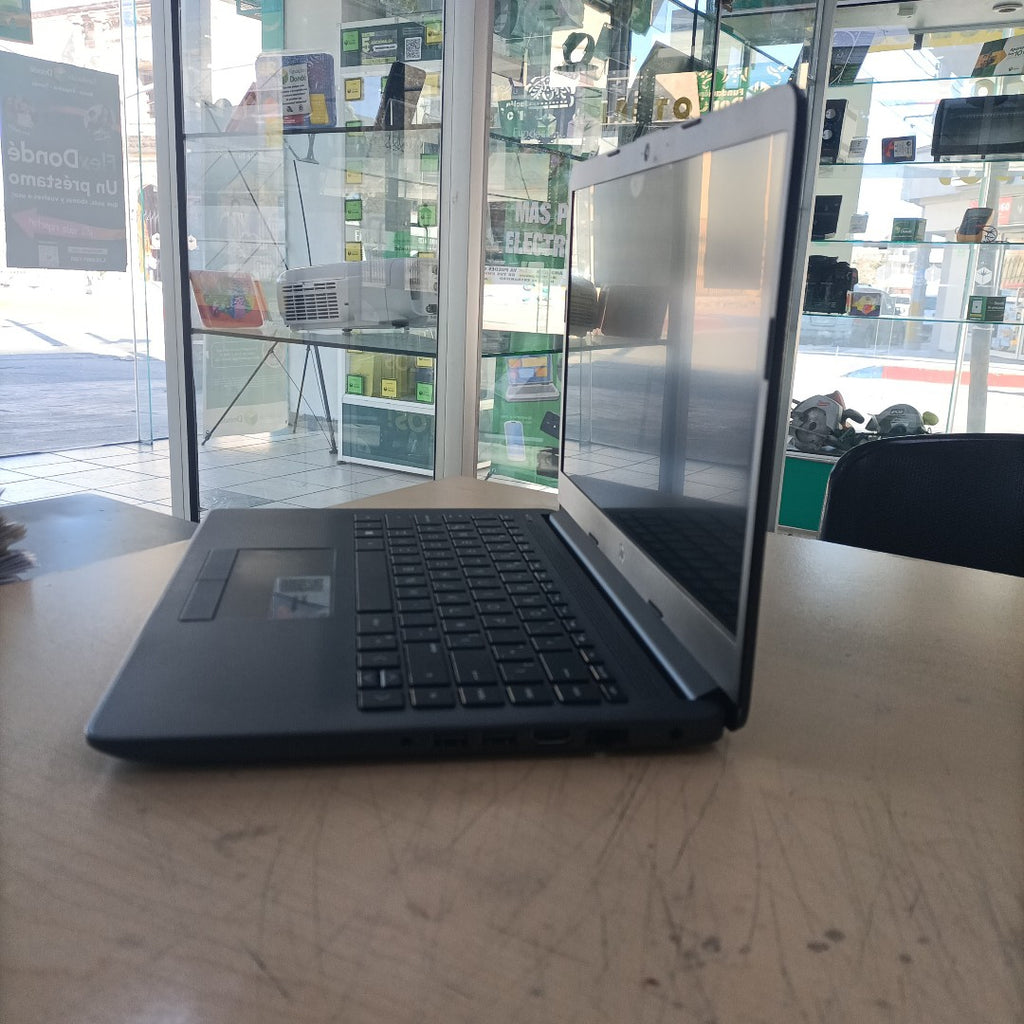 LAPTOP HP 245 G8 (2022) 256 GB SSD 8 GB RAM (SEMINUEVO)