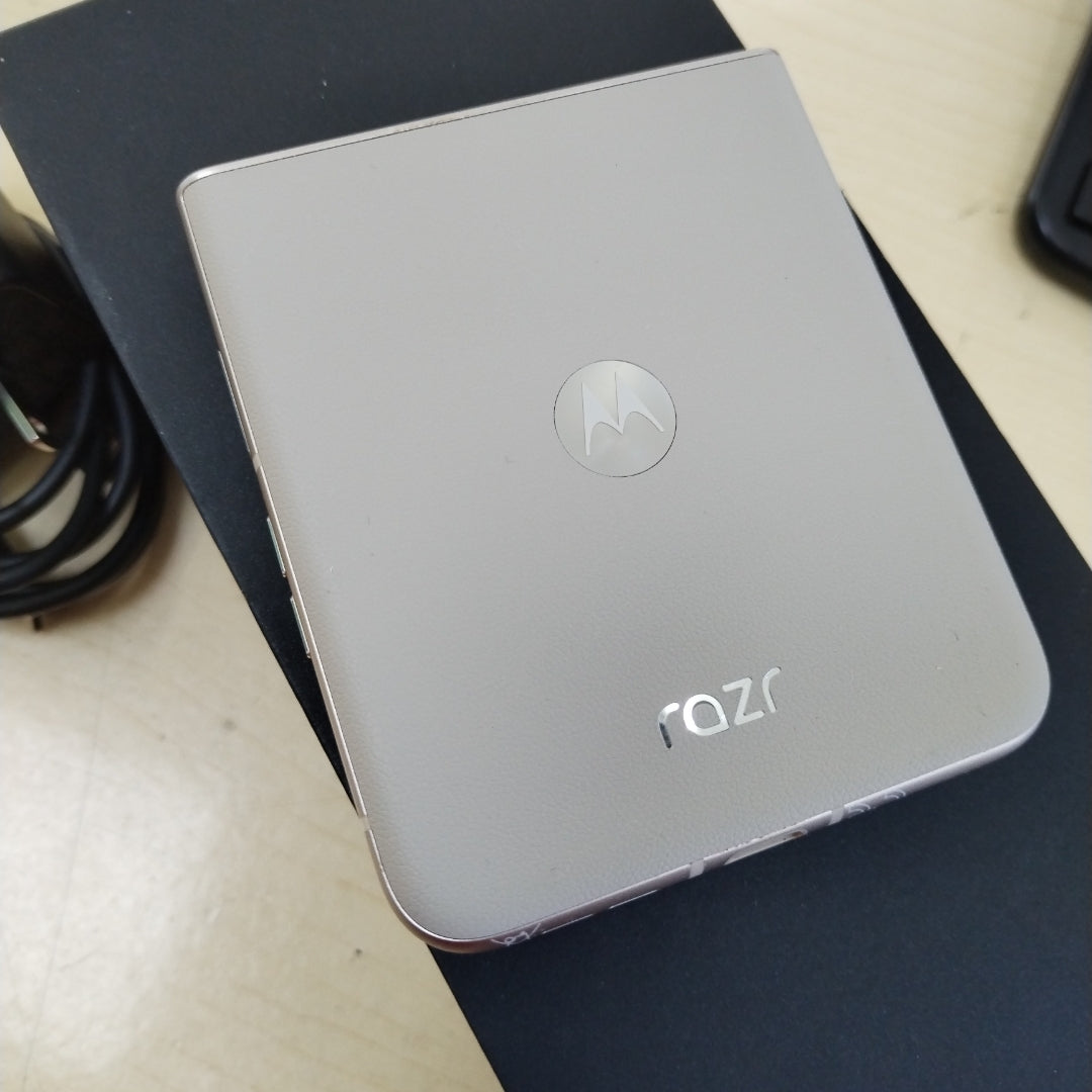CELULAR MOTOROLA RAZR 50 5G XT2453-1 512 GB 12 GB RAM
