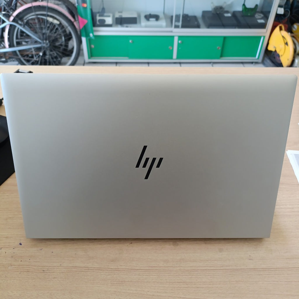 LAPTOP HP ELITEBOOK 840 G8 (2023) 256 GB SSD 16 GB RAM (SEMINUEVO)