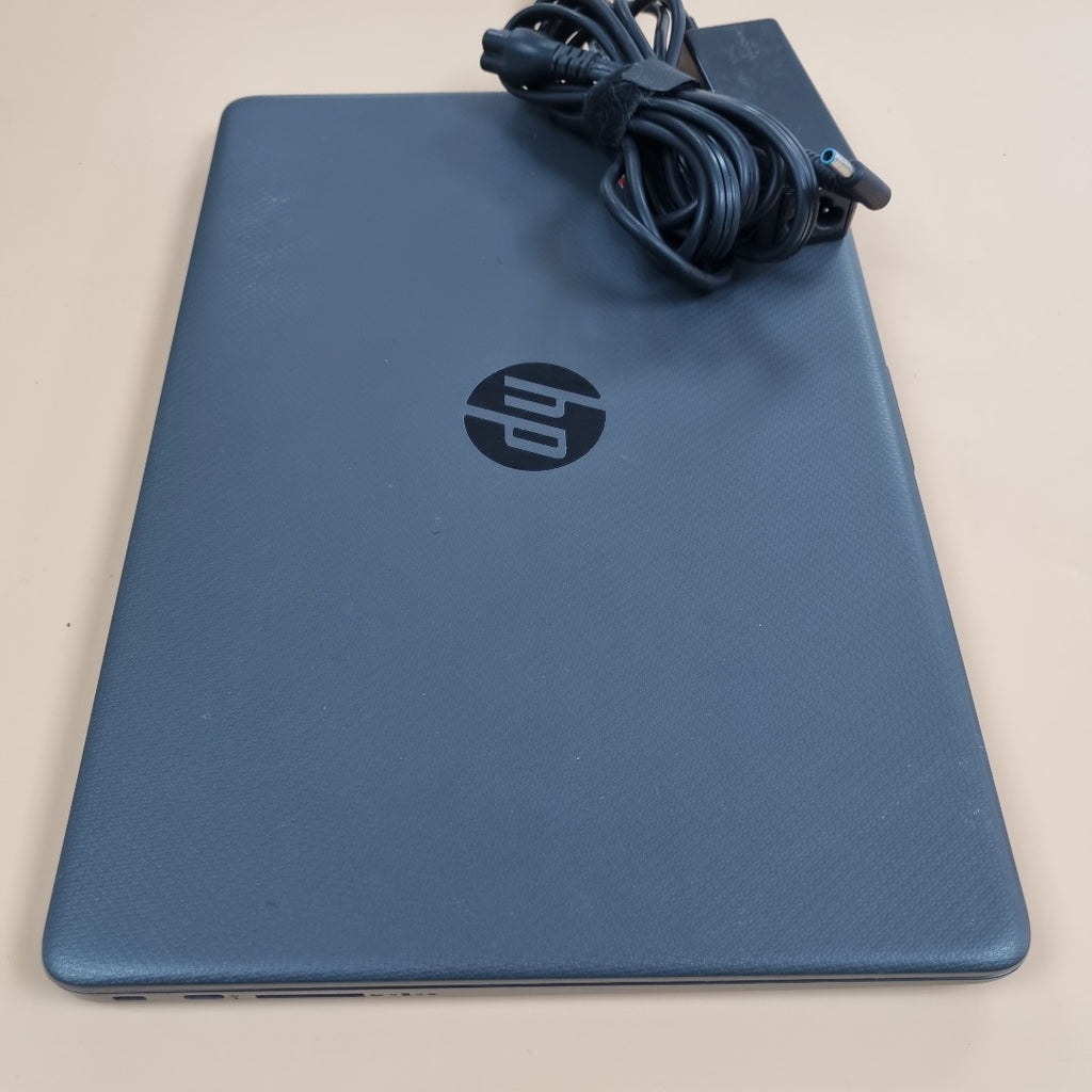 LAPTOP HP 240 G8 (2022) 256 GB SSD 4 GB RAM