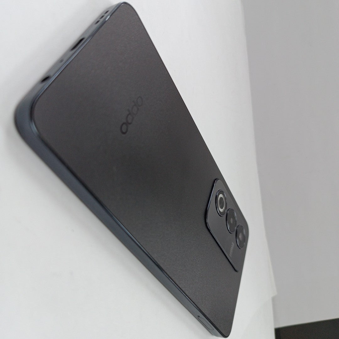 CELULAR OPPO  A80 5G CPH2639 (2024) 256 GB 8 GB RAM (SEMINUEVO)