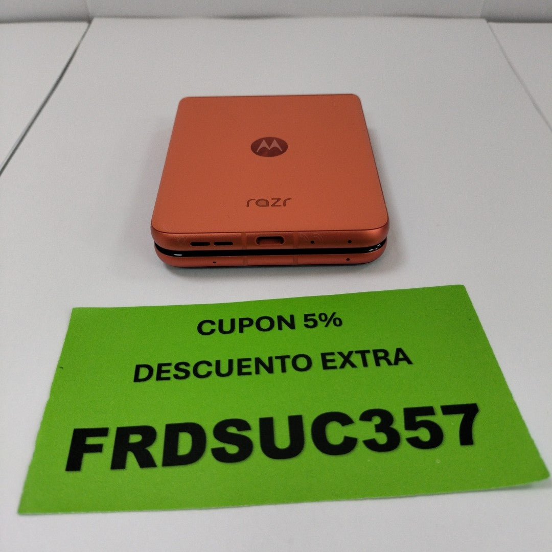 CELULAR MOTOROLA RAZR 50 5G XT2453-1 512 GB 12 GB RAM (SEMINUEVO)