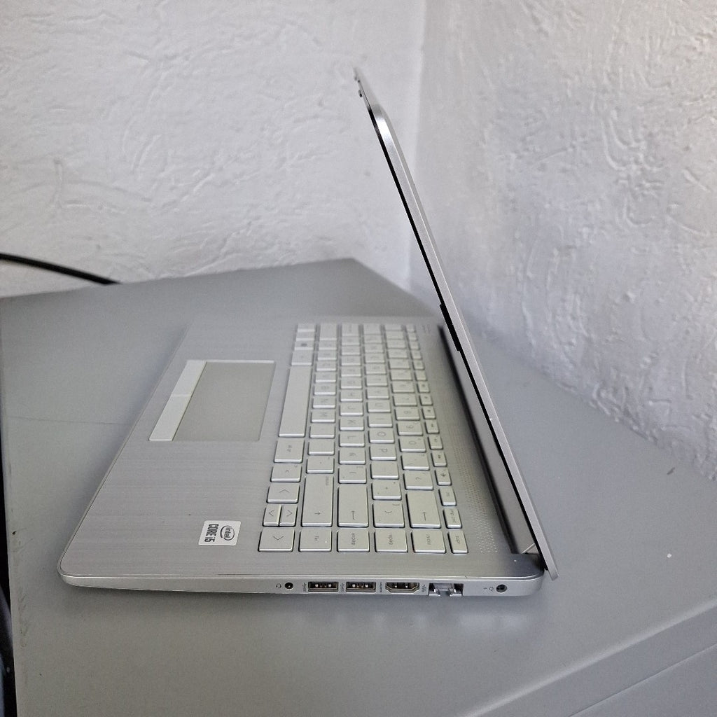 LAPTOP HP 14-CF2074LA (2022) 256 GB SSD 8 GB RAM