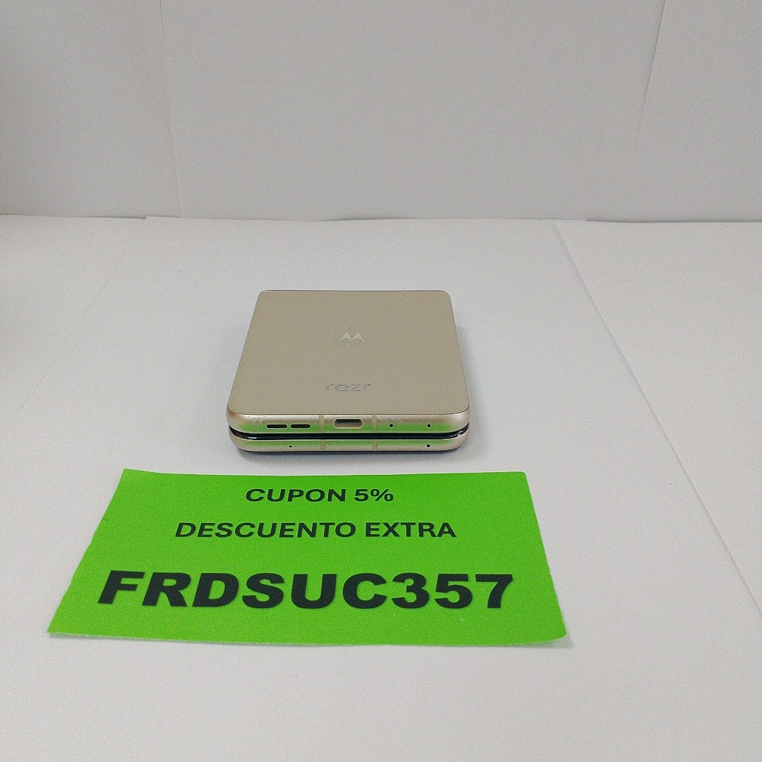 CELULAR MOTOROLA RAZR 50 5G XT2453-1 512 GB 12 GB RAM (SEMINUEVO)