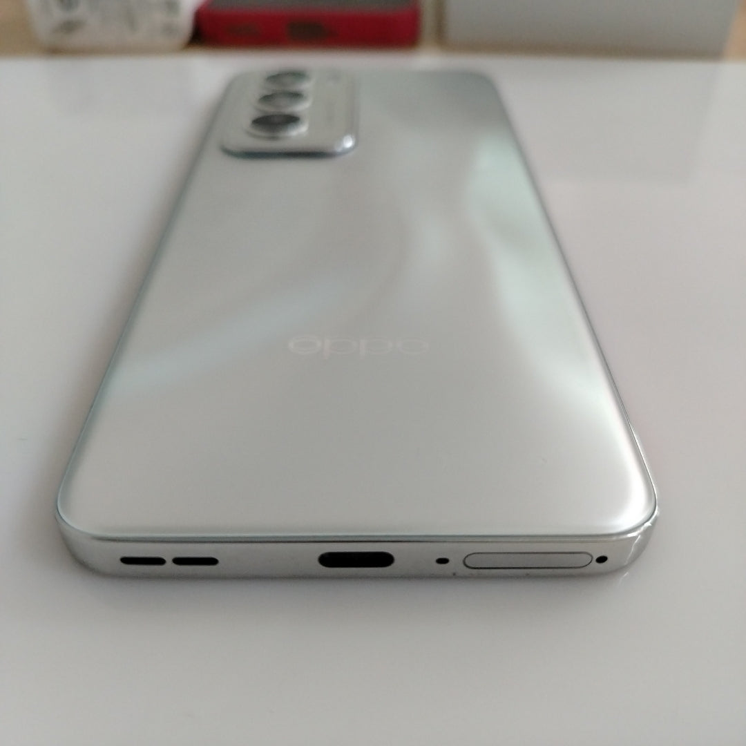 CELULAR OPPO   RENO12 5G CPH2625 (2024) 512 GB 12 GB RAM (SEMINUEVO)