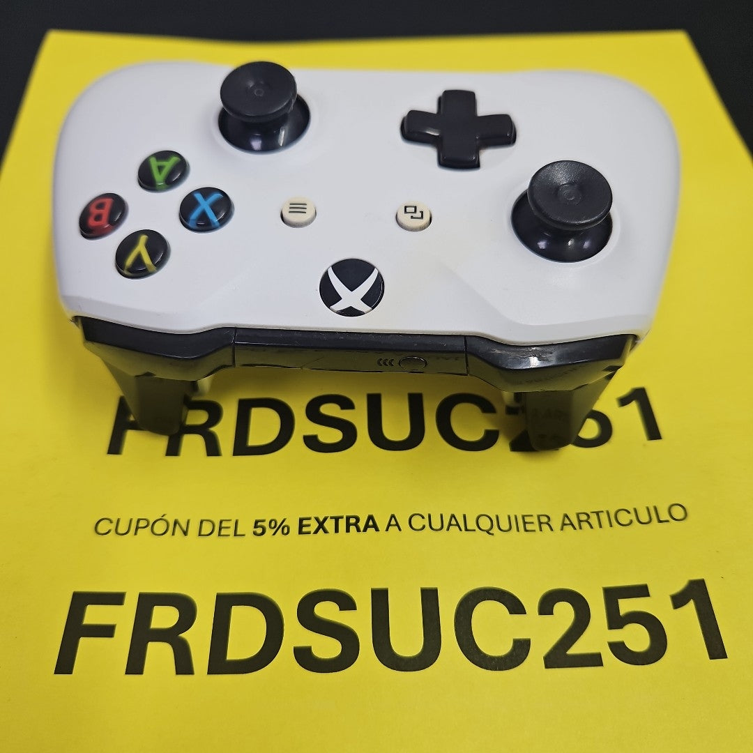 CONSOLA DE VIDEOJUEGO MICROSOFT XBOX ONE S 500 GB  (SEMINUEVO)