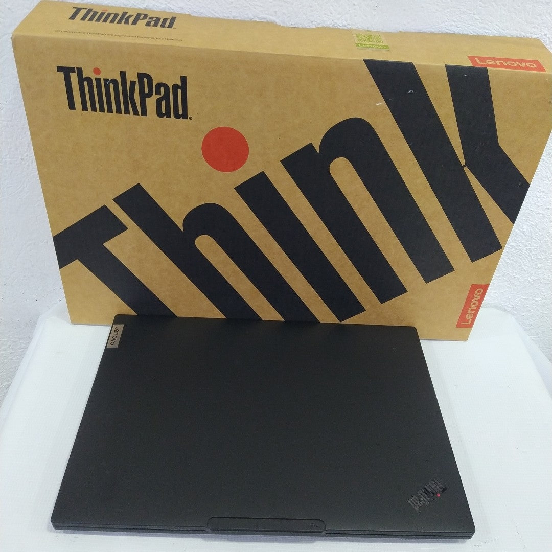LAPTOP LENOVO THINKPAD T16 GEN 3 (2024) 1 TB SSD 32 GB RAM (SEMINUEVO)