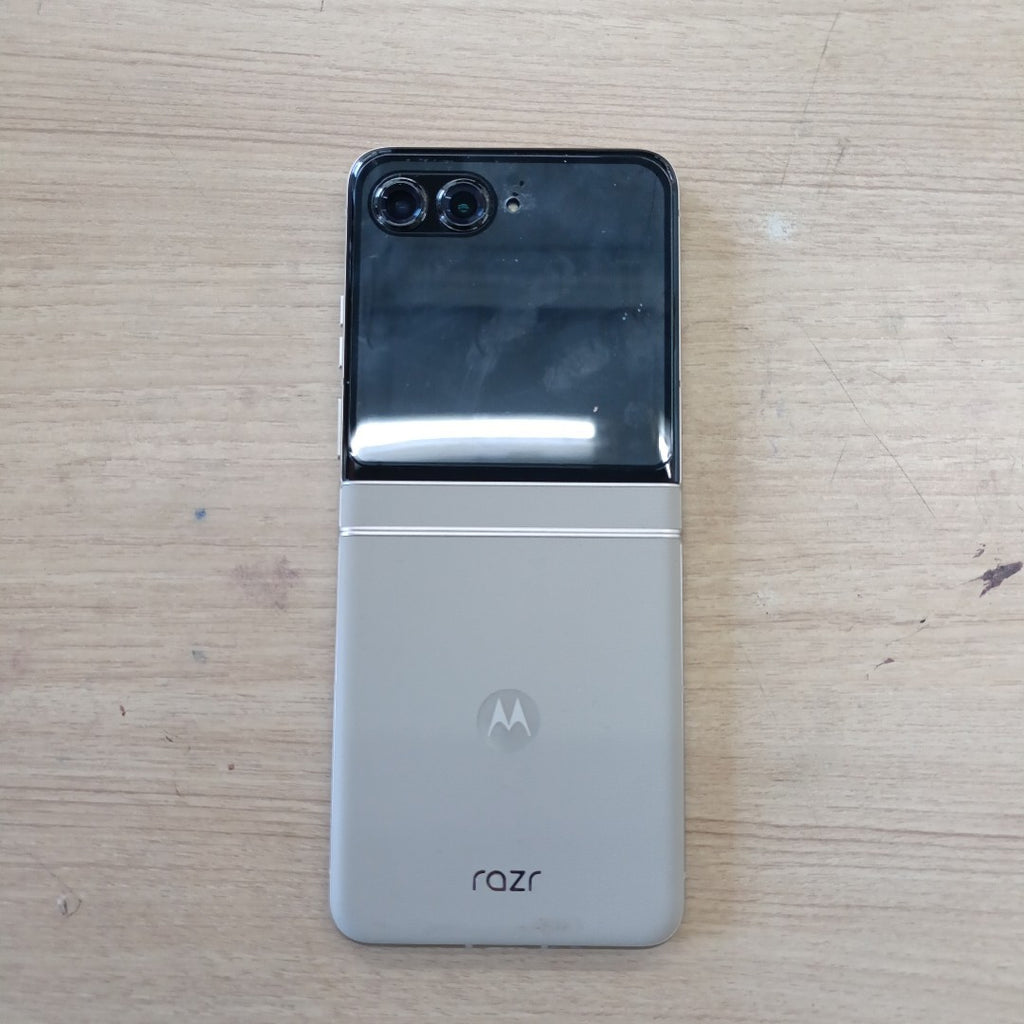 CELULAR MOTOROLA RAZR 50 5G XT2453-1 512 GB 12 GB RAM (SEMINUEVO)