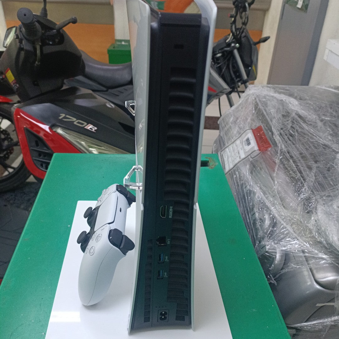 CONSOLA DE VIDEOJUEGO SONY PS5 DIGITAL 825 SSD (SEMINUEVO)