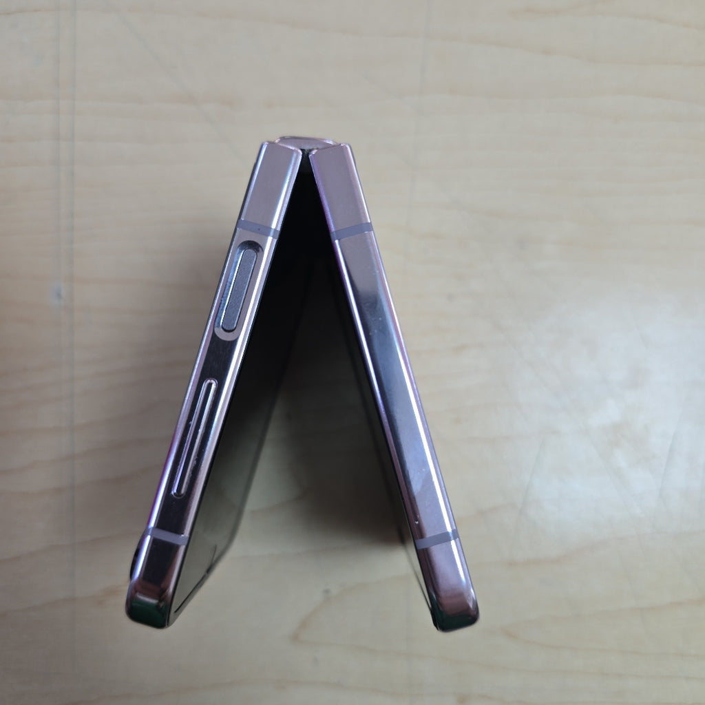 CELULAR SAMSUNG GALAXY Z FLIP 5 SM-F731B (2023) 512 GB 8 GB RAM (SEMINUEVO)