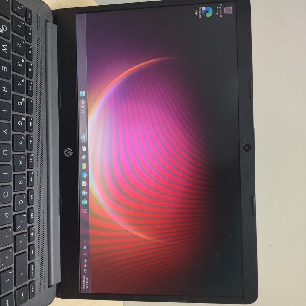 LAPTOP HP 245 G8 (2023) 256 GB SSD 8 GB RAM (SEMINUEVO)