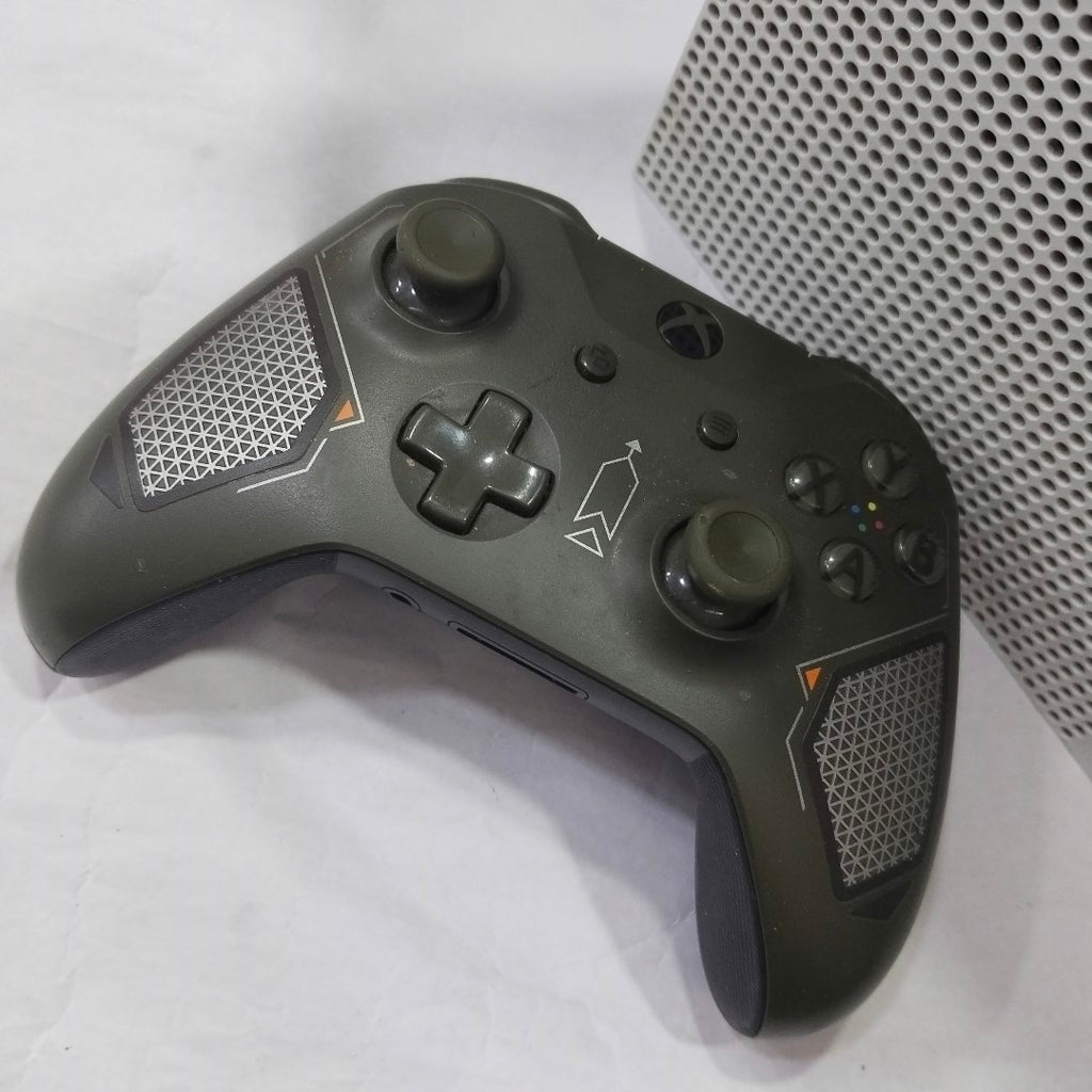 CONSOLA DE VIDEOJUEGO MICROSOFT XBOX ONE S 1 TB (SEMINUEVO)