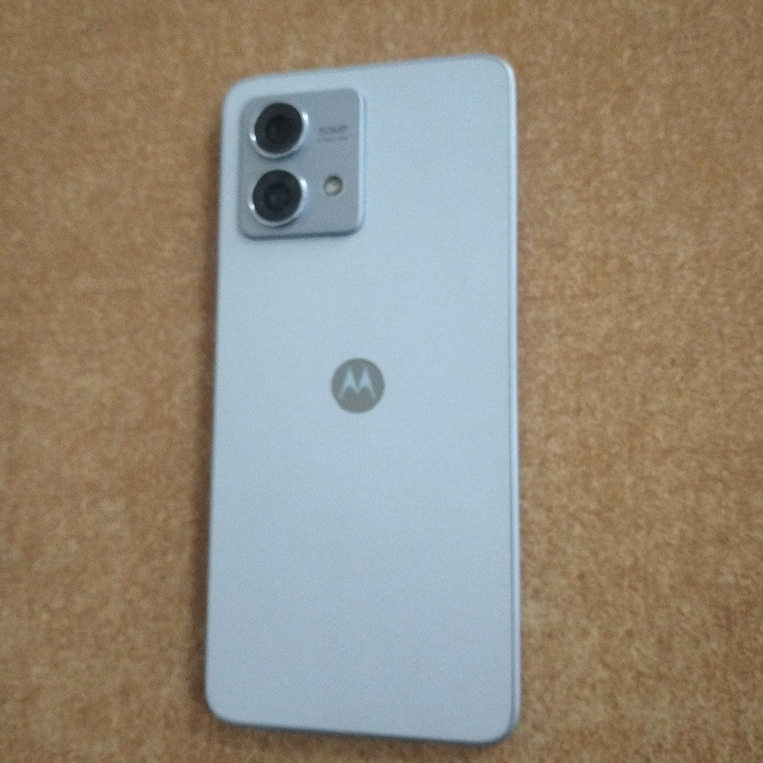 CELULAR MOTOROLA MOTO G84 XT2347-1 (2023) 256 GB 8 GB RAM (SEMINUEVO)