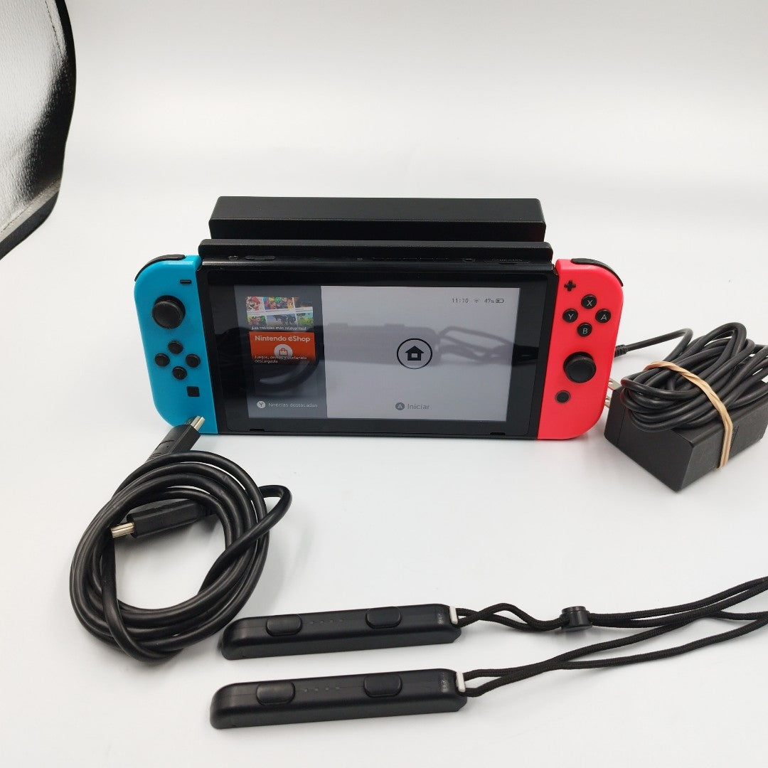 CONSOLA DE VIDEOJUEGO NINTENDO SWITCH 1.1 32 GB (SEMINUEVO)