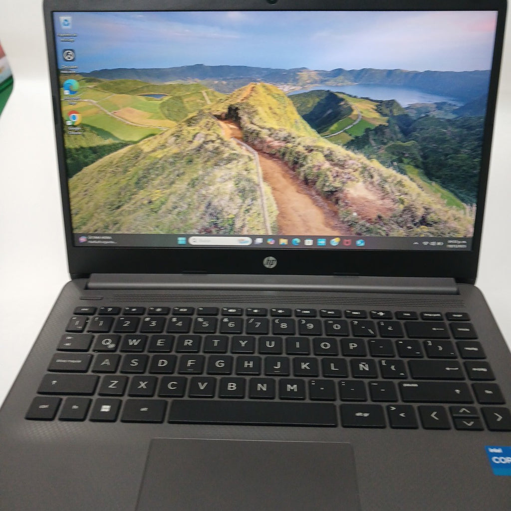 LAPTOP HP 240 G8 (2023) 256 GB SSD 8 GB RAM (SEMINUEVO)