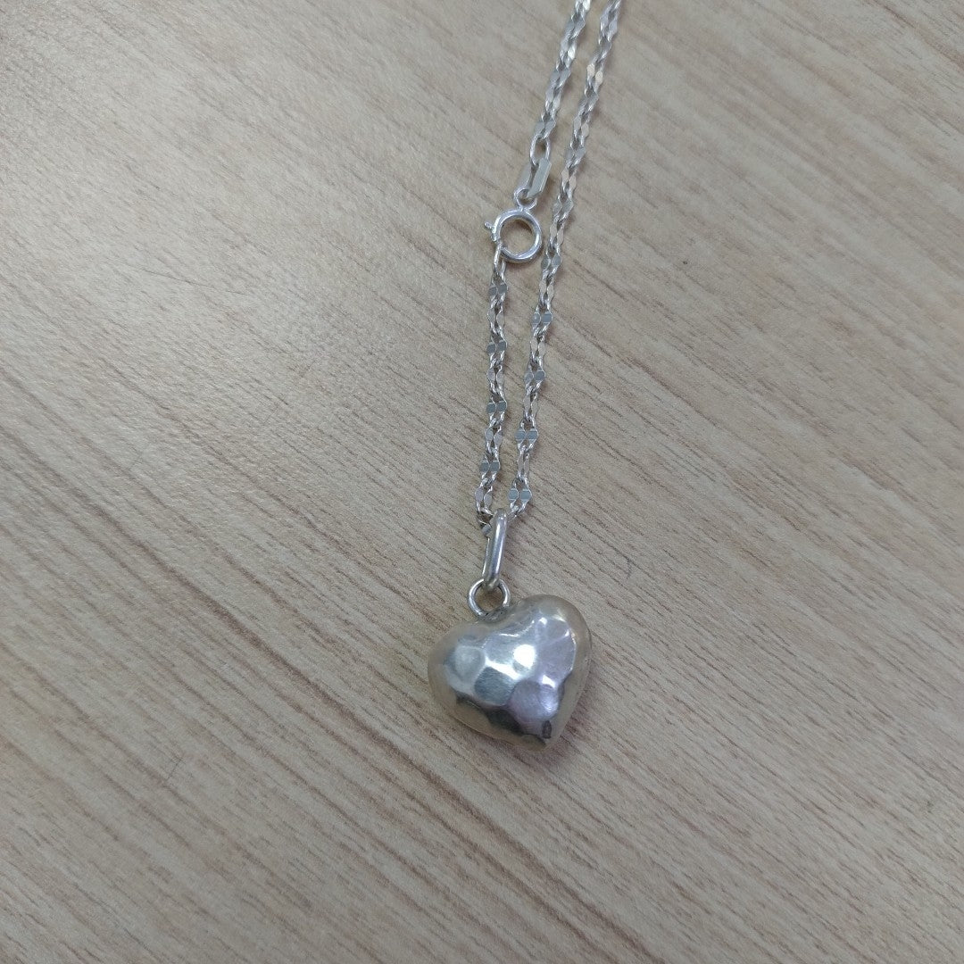 CADENA, DIJE. PLATA. 22.7 GRMS (SEMINUEVO)