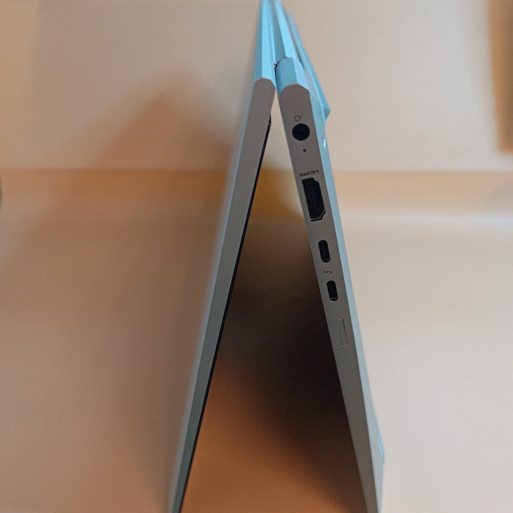 LAPTOP HP ELITEBOOK 840 G8 (2022) 256 GB SSD 16 GB RAM (SEMINUEVO)