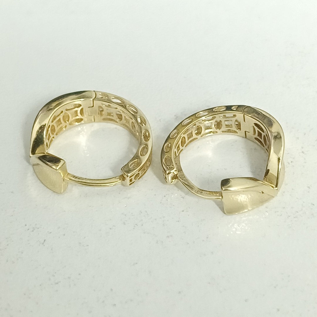 HUGGIES ORO 14K 2.7 (NUEVO)