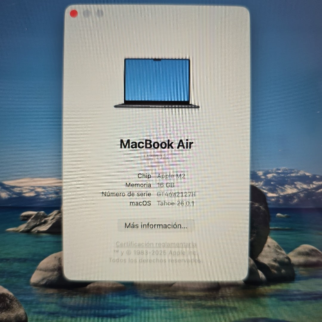 LAPTOP APPLE MACBOOK AIR 13" 2022 3.49 A2681 (8 CPU/8 GPU) 256 GB SSD 16 GB RAM (SEMINUEVO)