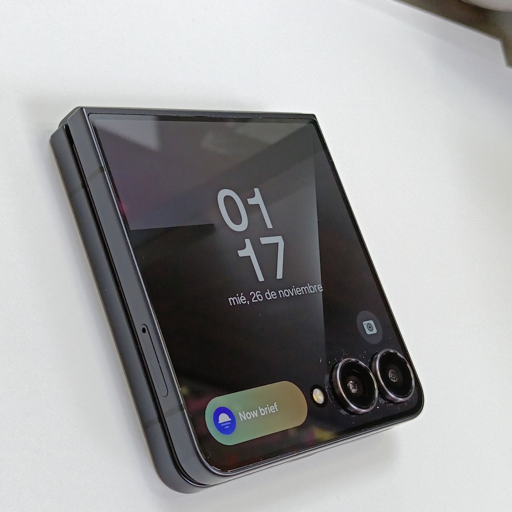 CELULAR SAMSUNG GALAXY Z FLIP 7 SM-F766B (2025) 512 GB 12 GB RAM (SEMINUEVO)