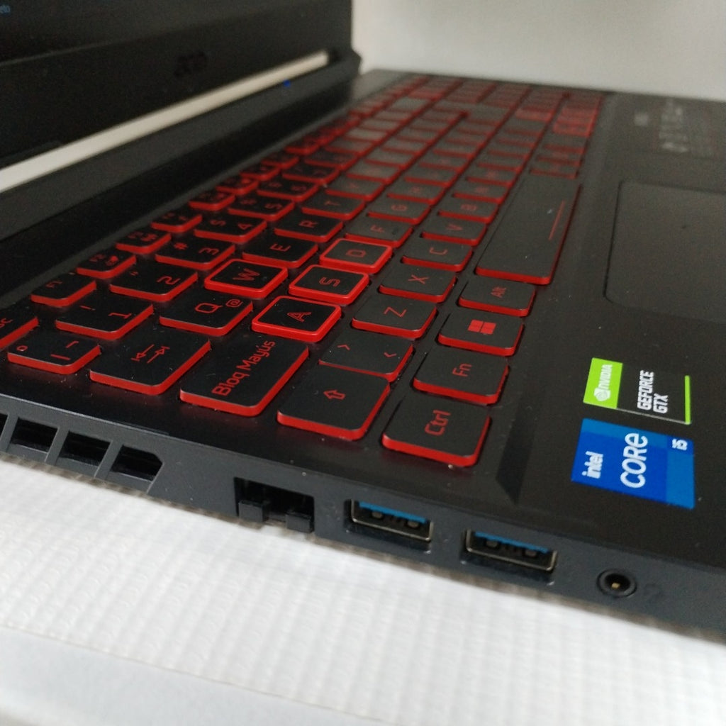 LAPTOP ACER NITRO 5 AN515-57-512P (2022) 512 GB SSD 8 GB RAM