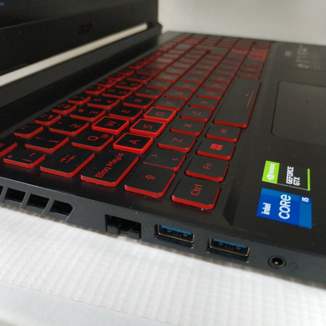 LAPTOP ACER NITRO 5 AN515-57-512P (2022) 512 GB SSD 8 GB RAM