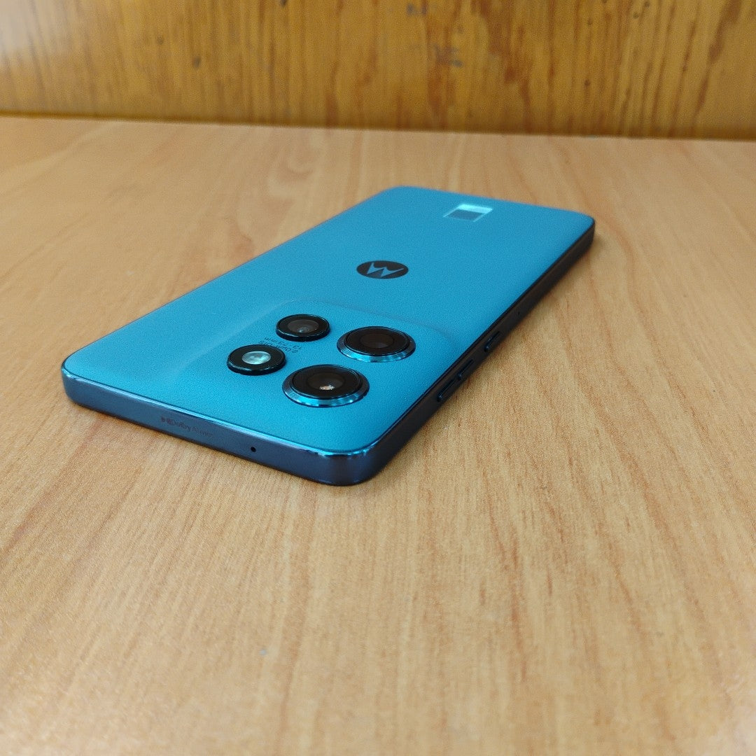 CELULAR MOTOROLA EDGE 50 NEO XT2409-2 (2024) 256 GB 8 GB RAM (SEMINUEVO)