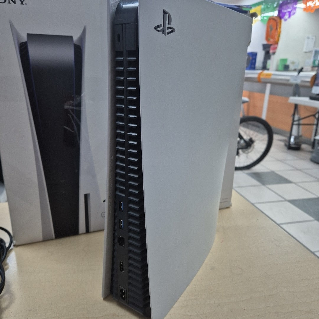 CONSOLA DE VIDEOJUEGO SONY PS5 825 SSD (SEMINUEVO)