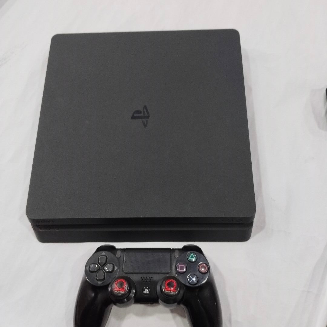 CONSOLA DE VIDEOJUEGO SONY PS4 SLIM 1 TB (SEMINUEVO)