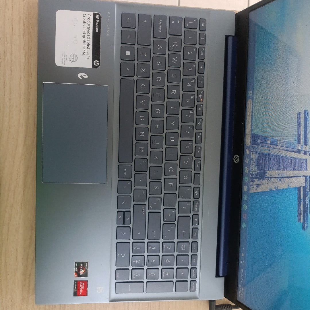 LAPTOP HP PAVILION 15-EH1509LA (2022) 512 GB SSD 8 GB RAM (SEMINUEVO)