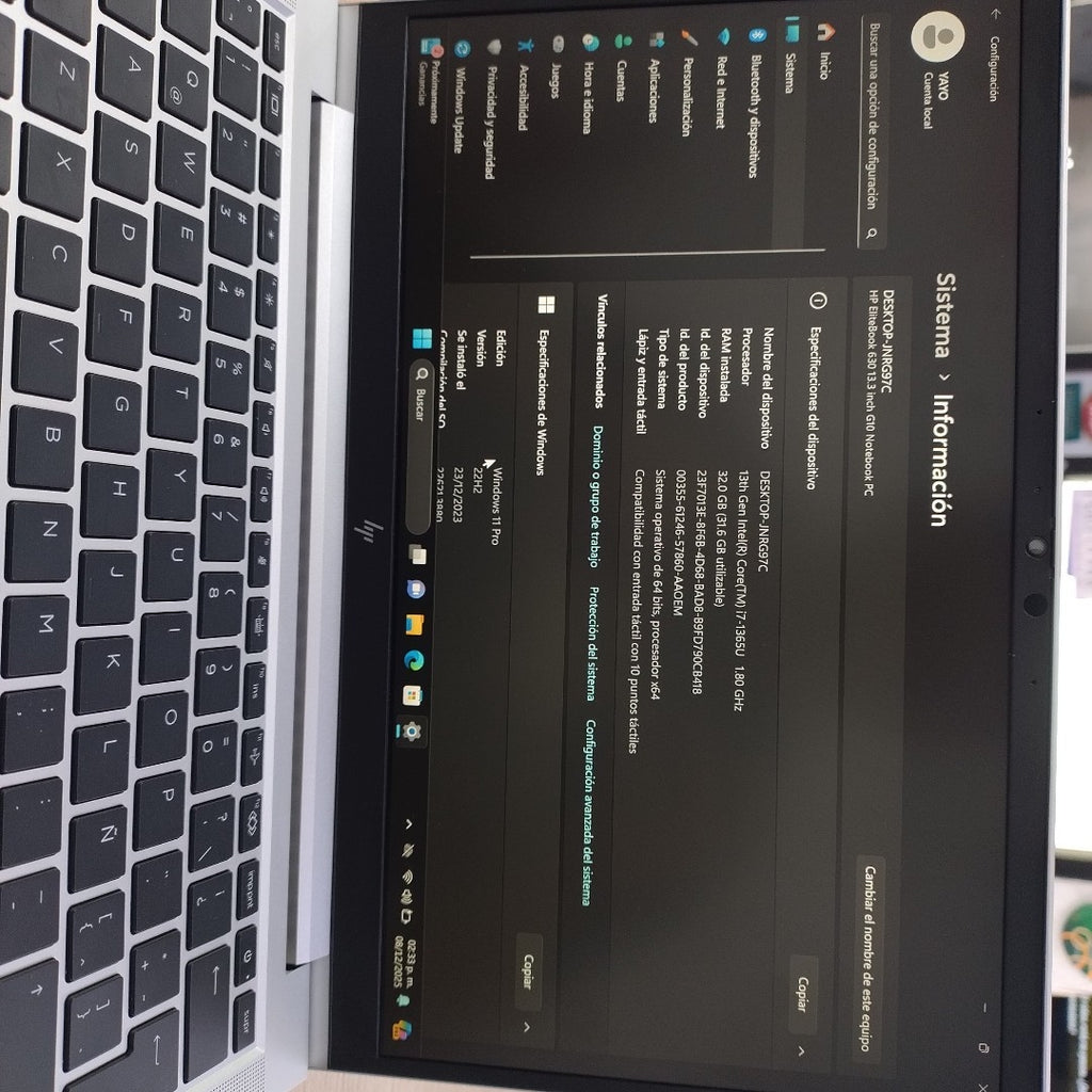 LAPTOP HP ELITEBOOK 630 G10 (2024) 512 GB SSD 32 GB RAM (SEMINUEVO)