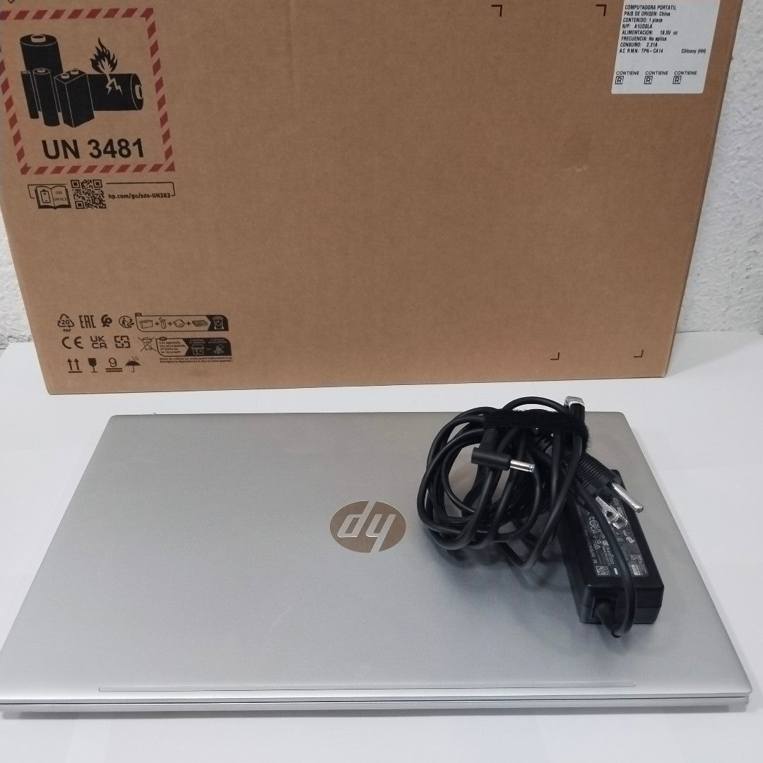 LAPTOP HP PAVILION 15-EH3002LA (2024) 512 GB SSD 16 GB RAM (SEMINUEVO)