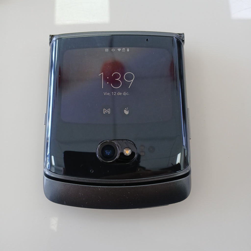 CELULAR MOTOROLA MOTO RAZR 5G XT2071-3 256 GB 8 GB RAM (SEMINUEVO)