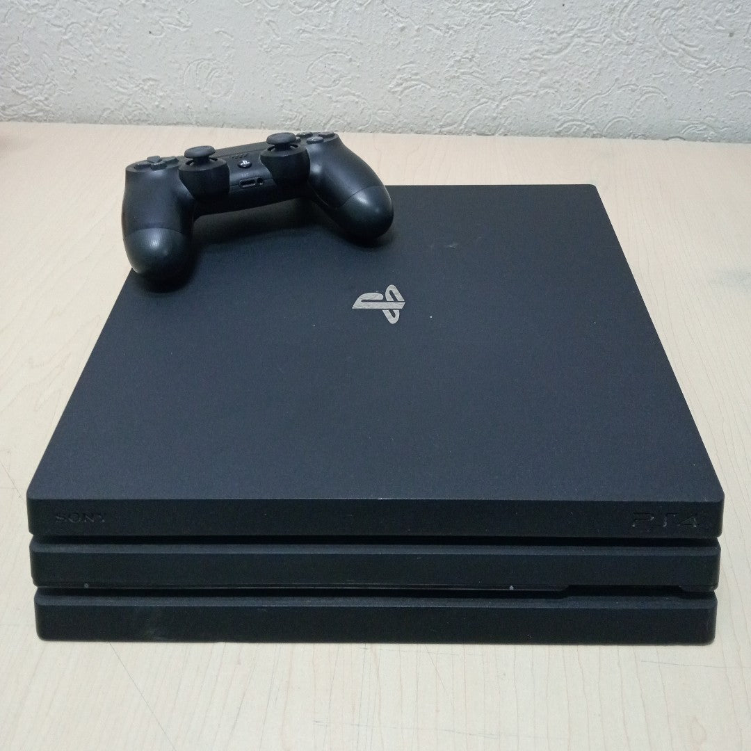CONSOLA DE VIDEOJUEGO SONY PS4 PRO 1 TB (SEMINUEVO)