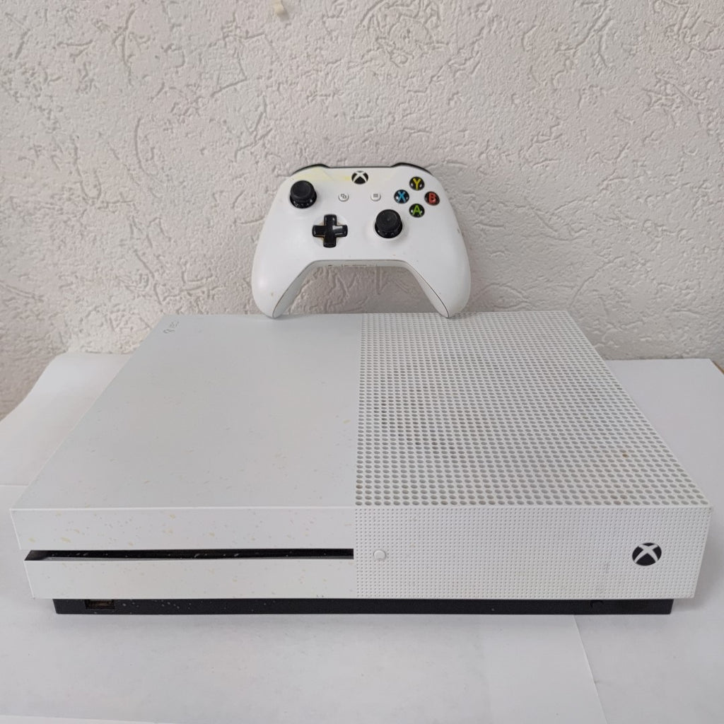 CONSOLA DE VIDEOJUEGO MICROSOFT XBOX ONE S 1 TB (SEMINUEVO)