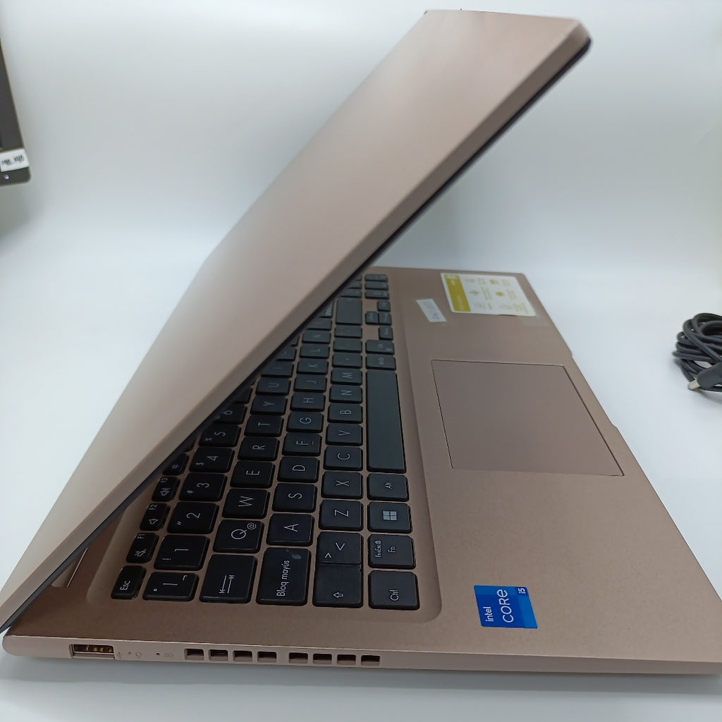 LAPTOP ASUS VIVOBOOK X1502ZA-EJ919W (2023) 512 GB SSD 8 GB RAM