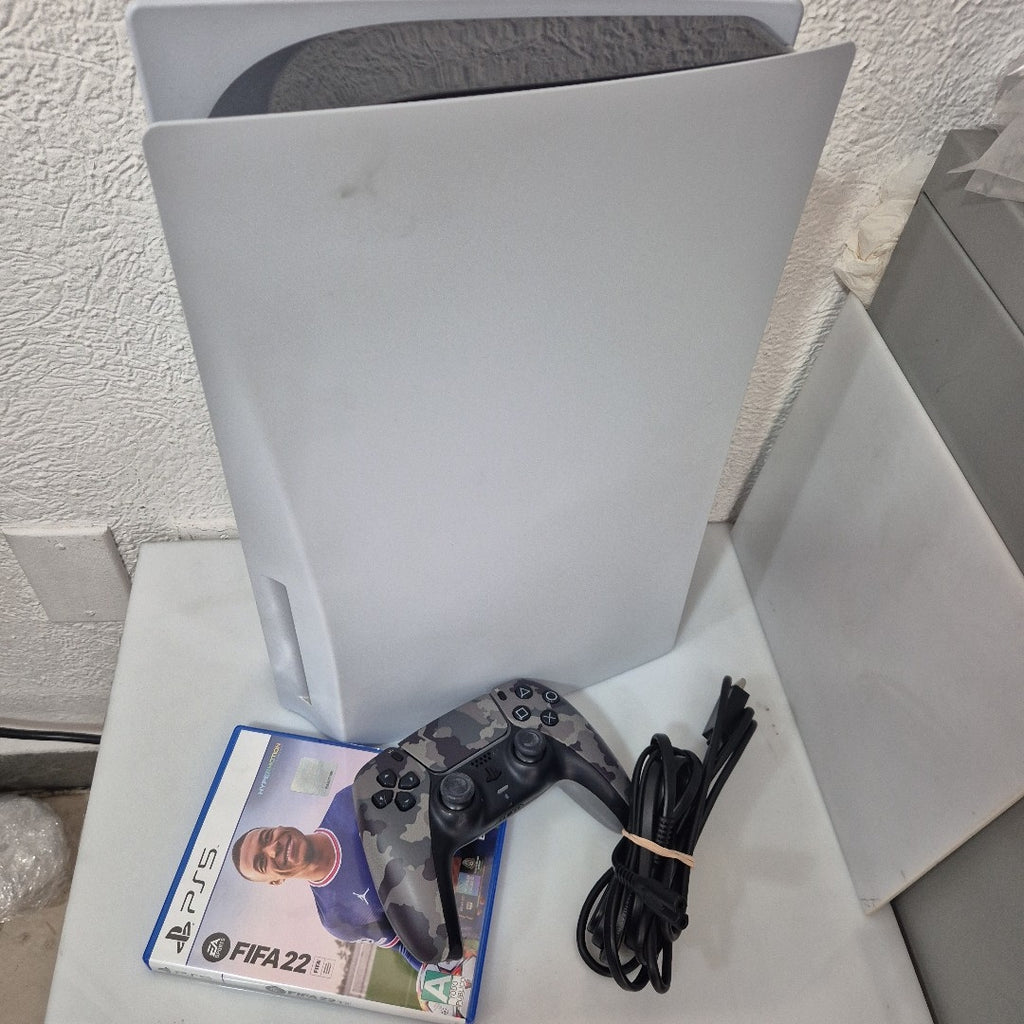CONSOLA DE VIDEOJUEGO SONY PS5 825 SSD (SEMINUEVO)