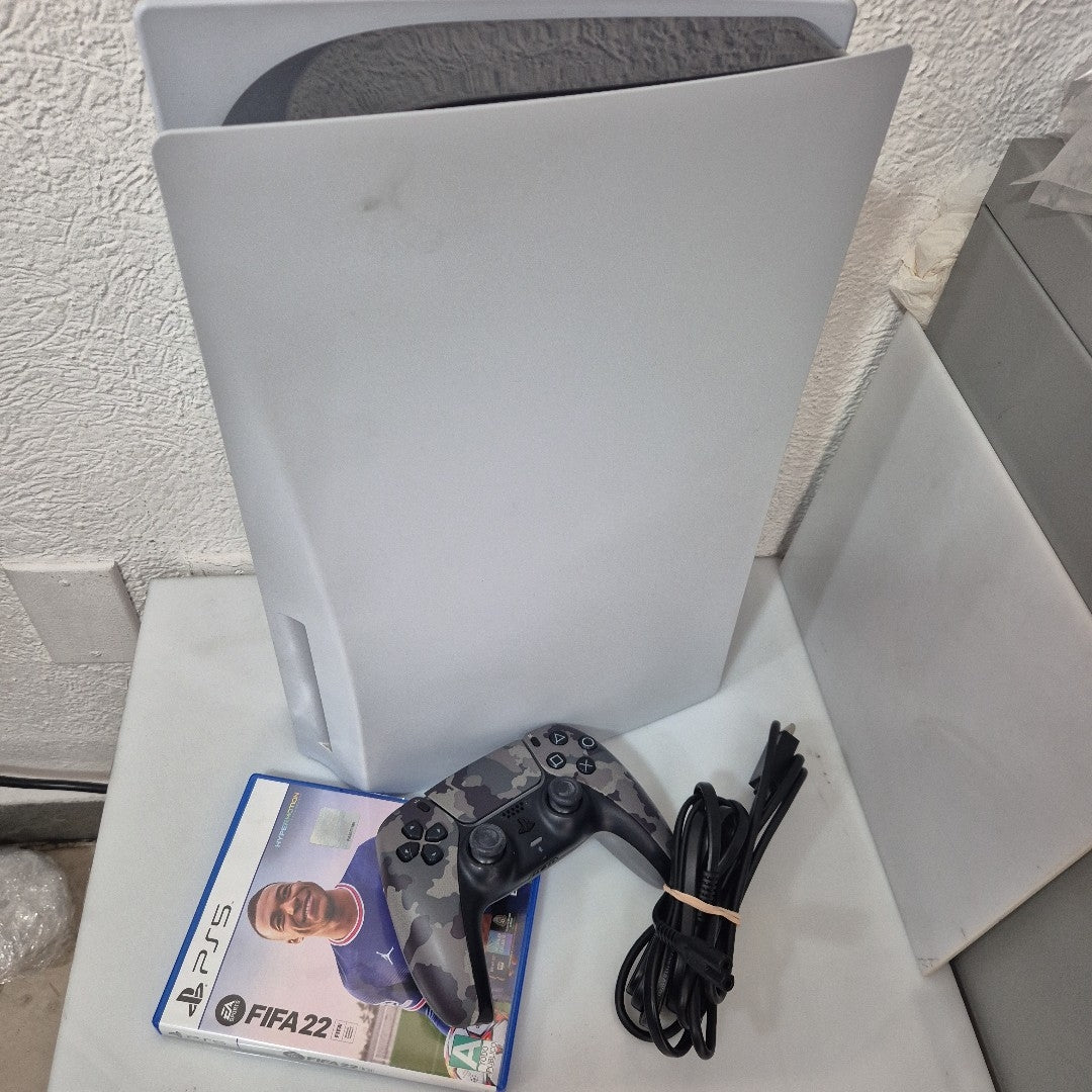 CONSOLA DE VIDEOJUEGO SONY PS5 825 SSD (SEMINUEVO)