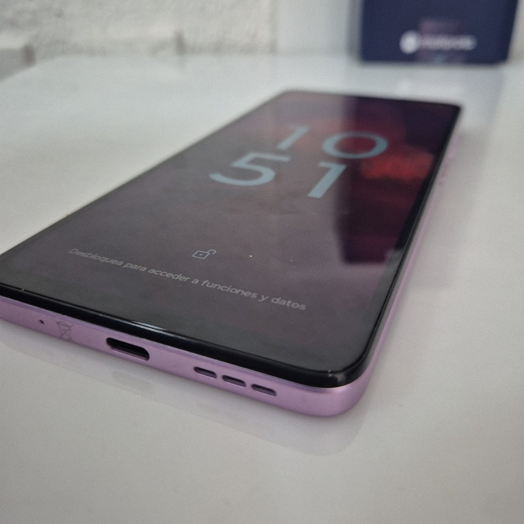 CELULAR MOTOROLA MOTO G24 XT2423-1 (2024) 256 GB 4 GB RAM (SEMINUEVO)