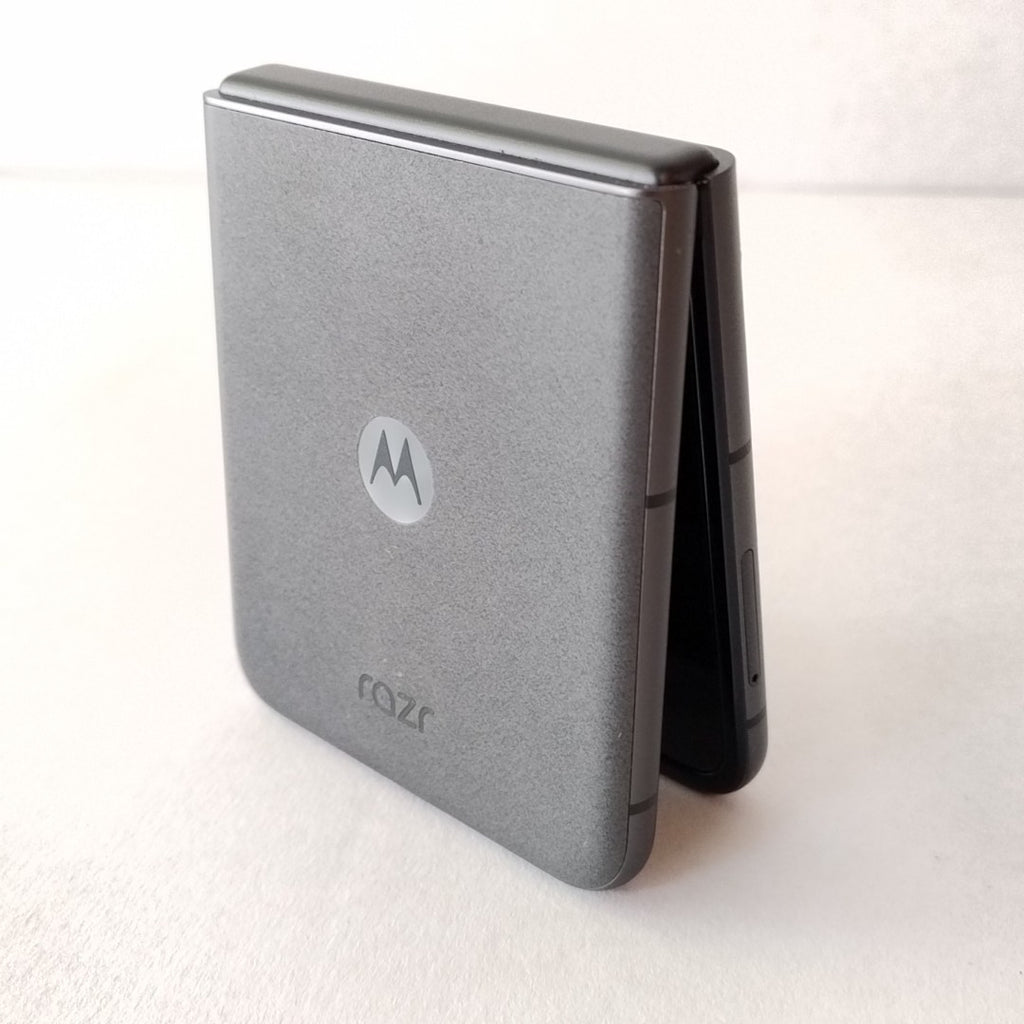 CELULAR MOTOROLA RAZR 50 5G XT2453-1 256 GB 8 GB RAM (SEMINUEVO)