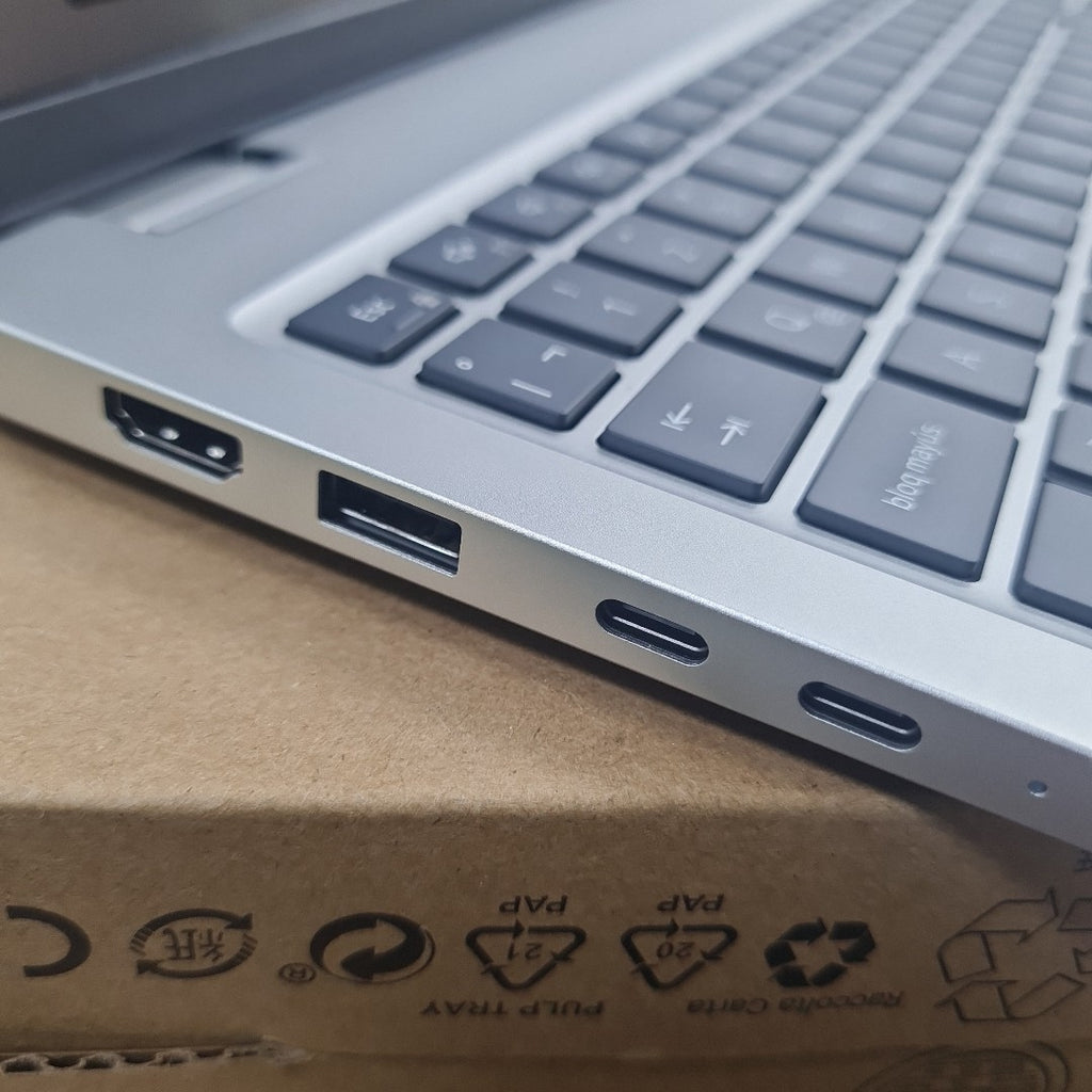 LAPTOP DELL PRO 16 PLUS PB16250 (2025) 1 TB SSD 16 GB RAM (SEMINUEVO)